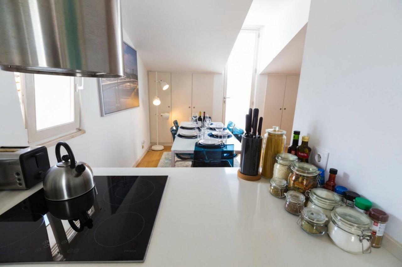 Ola Lisbon - Principe Real IV Apartment Bagian luar foto