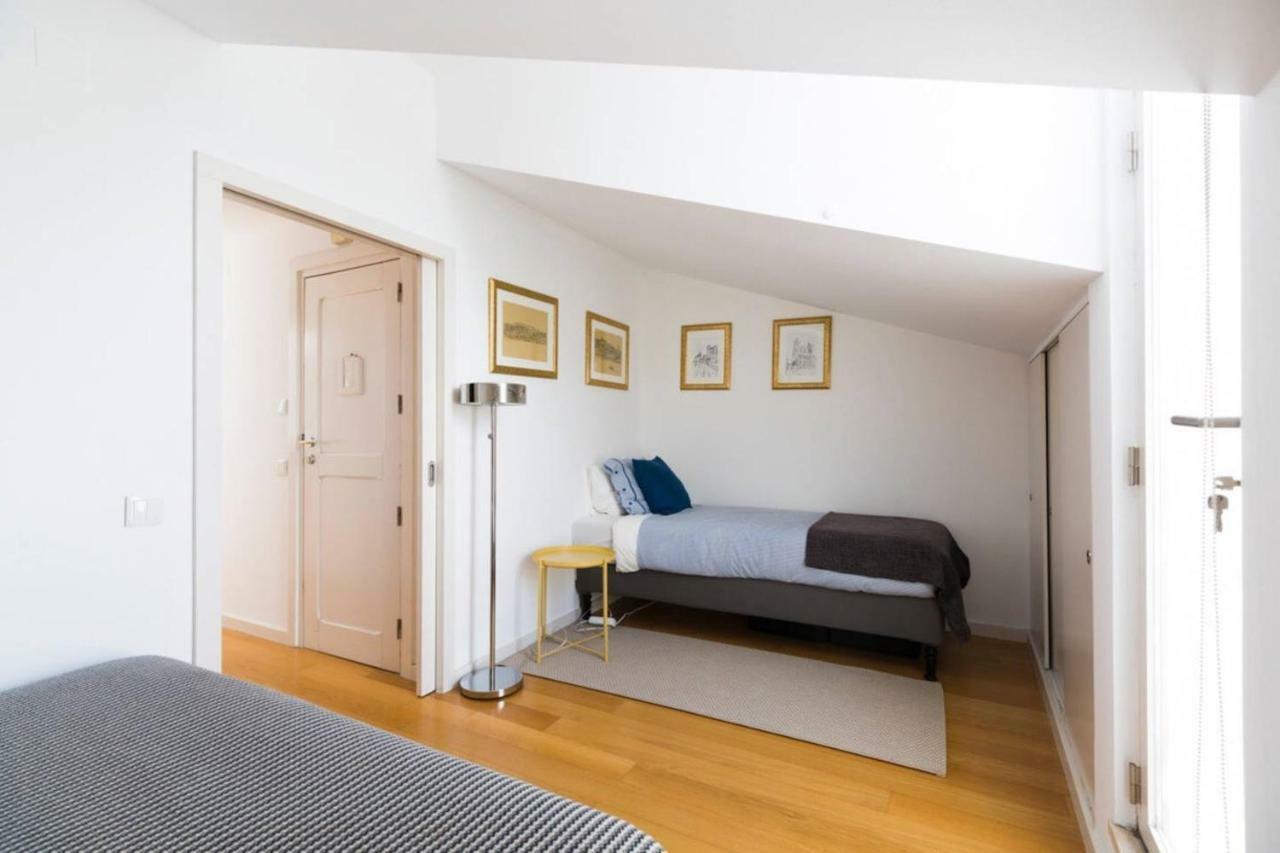 Ola Lisbon - Principe Real IV Apartment Bagian luar foto